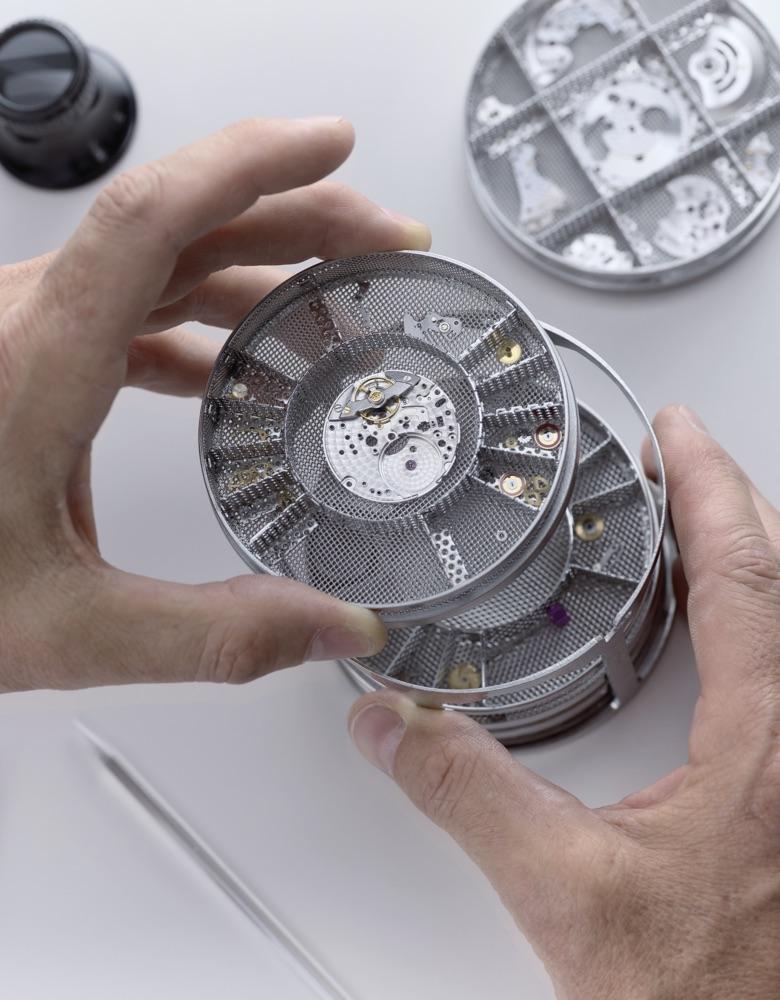 rolex-servicing-procedure-2234 rolex-sav corporate 29 lavage-mouvement cm3 v2-portrait